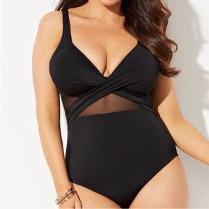 Twist Mesh Cutout Underwire
One Piece Swimsuits For All Plus
Size 16